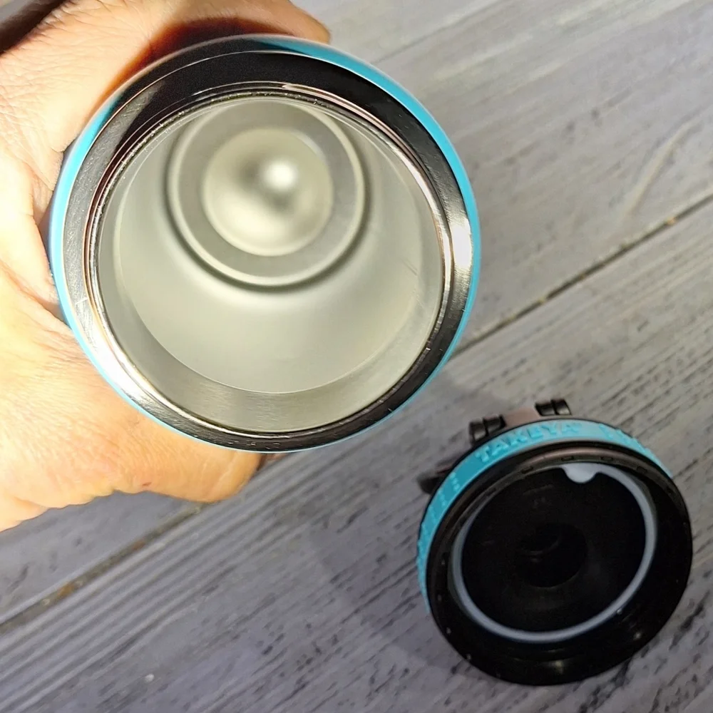 Takeya Blue Insulated Water Bottle 24 Oz./24 Hour Cold/12 Hour Hot